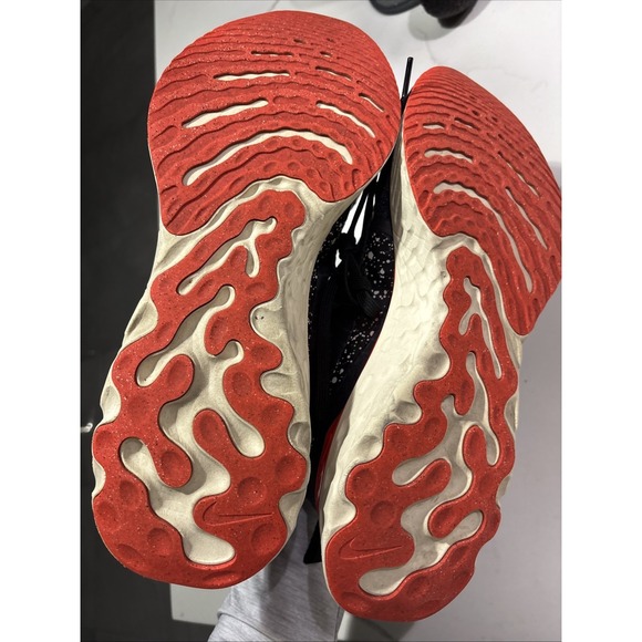 Size 13 - Nike React Infinity Run Flyknit 3 Obsidian Crimson - Picture 5 of 6